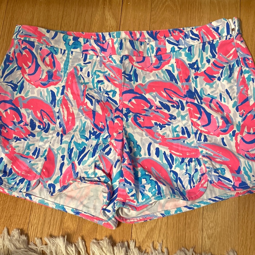 Sold!! Lilly Pulitzer Cosmic Coral Cracked Up Hazelle Stretch Shorts - Picture 2 of 6